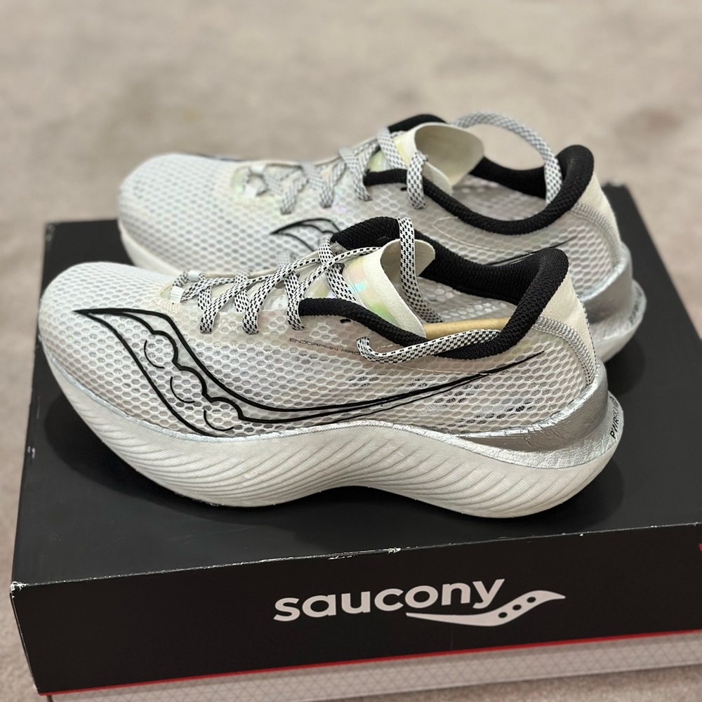 SAUCONY Endorphin Pro 3 8W